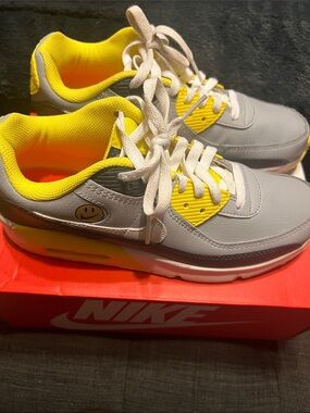 Nike Gray & Yellow Smiley Accent Sneakers